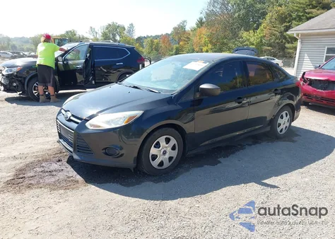 2014 Ford Focus S из США, поврежденный, VIN 1FADP3E22EL174155